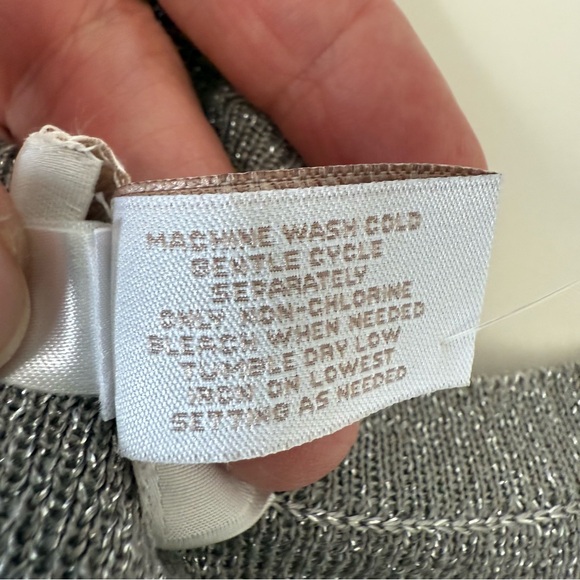 Chico’s Shimmering Chic Metallic Grey Sleeveless Sweater Tank- Chico Sz. 1 ~ New - Picture 5 of 11